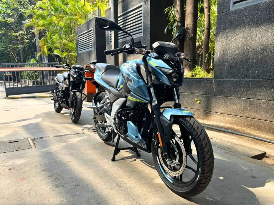  Bajaj Pulsar N150