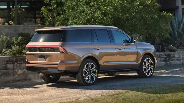 2025 Lincoln Navigator
