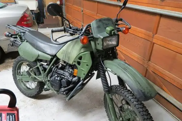 1. Kawasaki KLR250-D8 -1