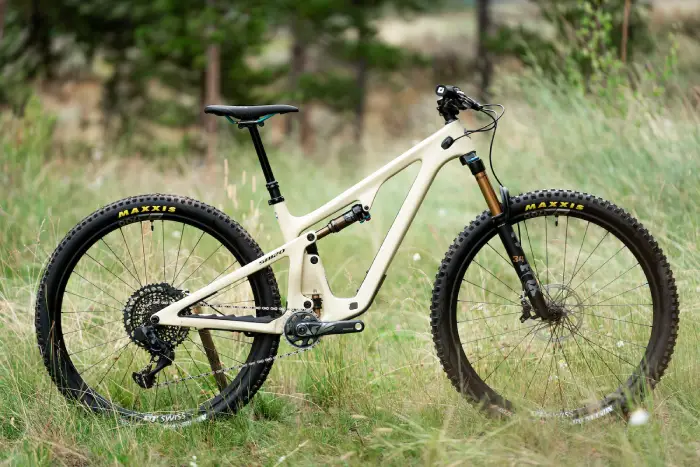 1. Yeti SB120