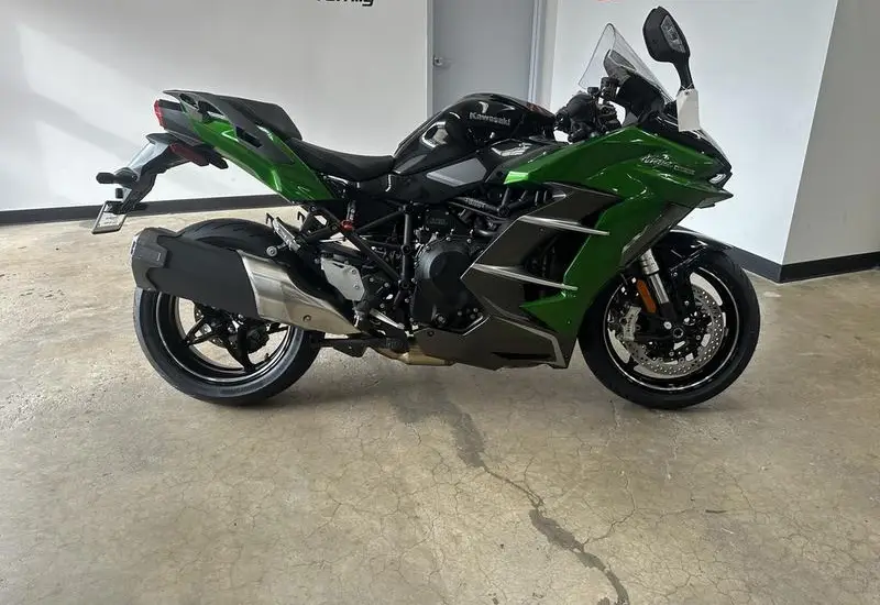 2025 Kawasaki Ninja H2 SX 1