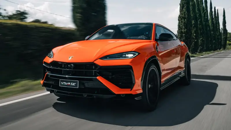 4. Lamborghini Urus SE
