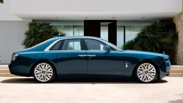 8. 2025 Rolls-Royce Ghost