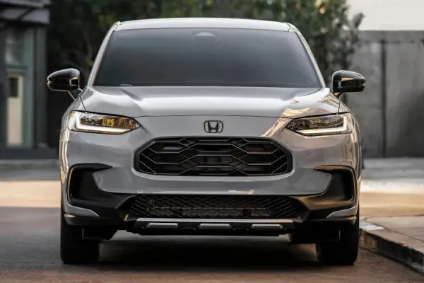 2025 Acura ADX vs 2025 Honda HR-V2