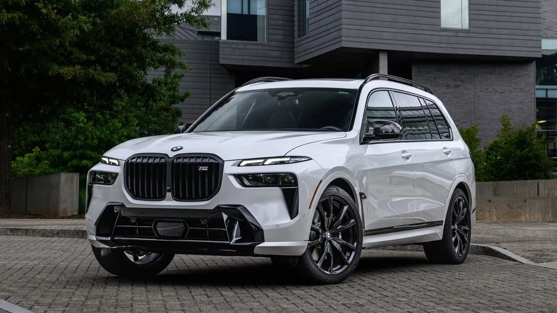 2025 BMW X7 M60i