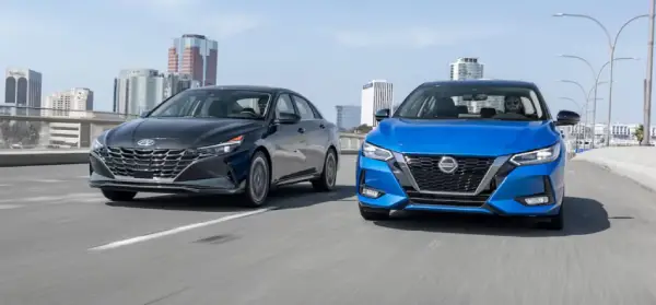 2025 Hyundai Elantra vs 2025 Nissan Sentra-1
