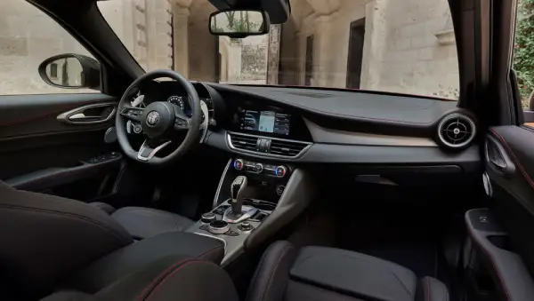 2026 Alfa Romeo Giulia-2