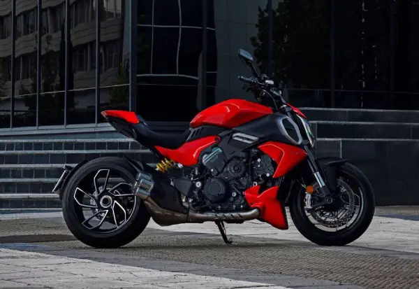 2026 Ducati Diavel V4 RS-1