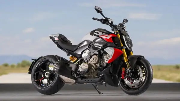 2026 Ducati Diavel V4 RS