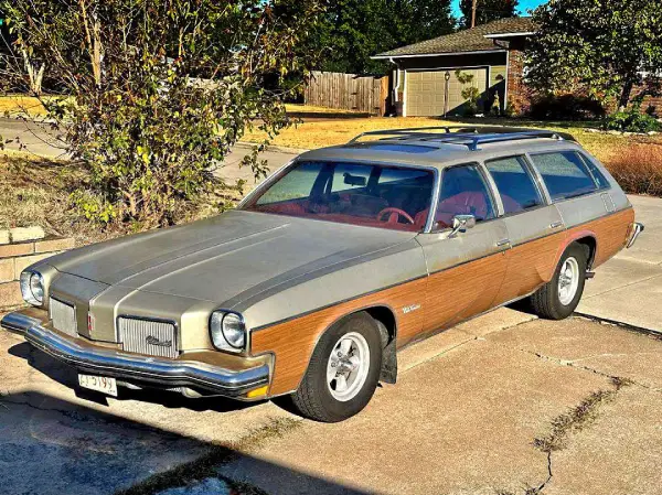 5. The 1973–1977 Oldsmobile Vista Cruiser