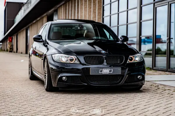 E90 BMW 325i