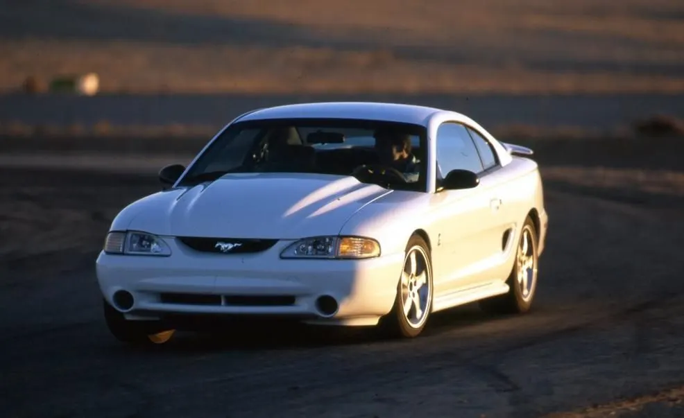 Ford Mustang SVT Cobra (1994–1998)
