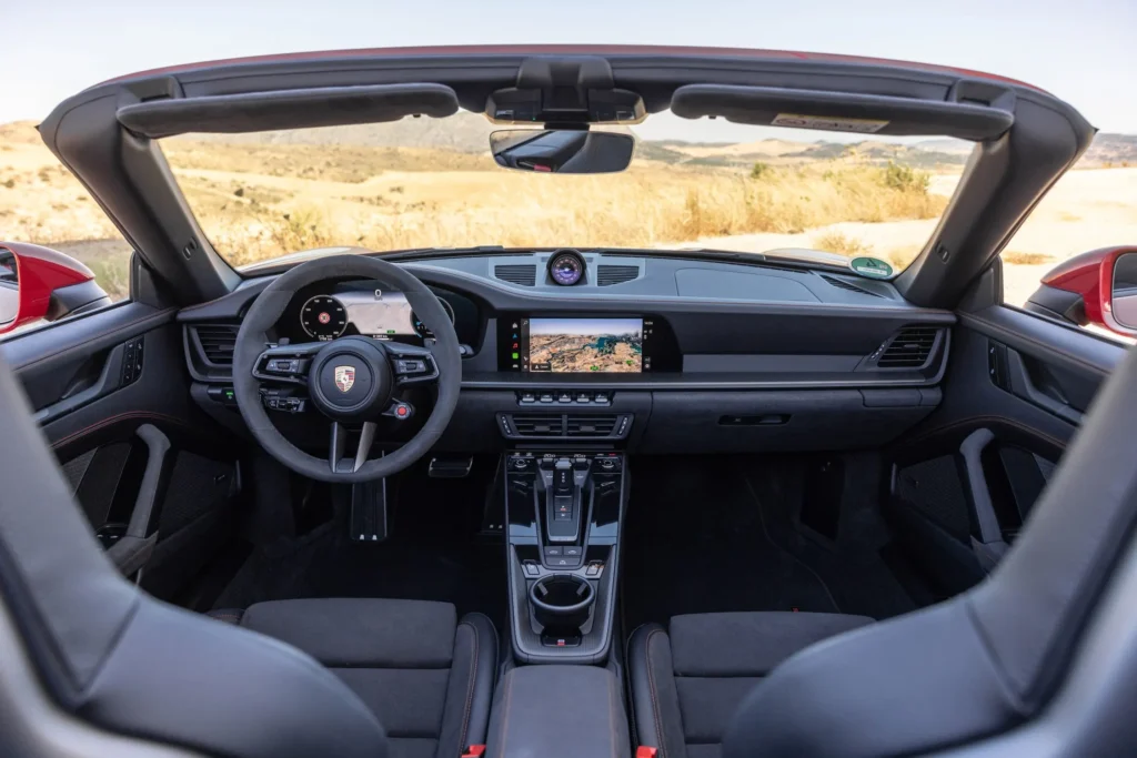 Porsche 911 Carrera GTS Hybrid interior