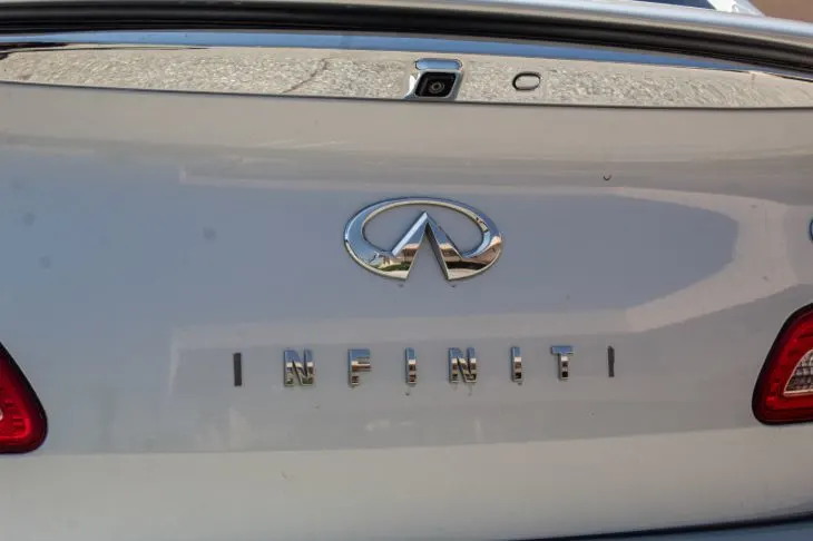 Forgotten luxury sedans