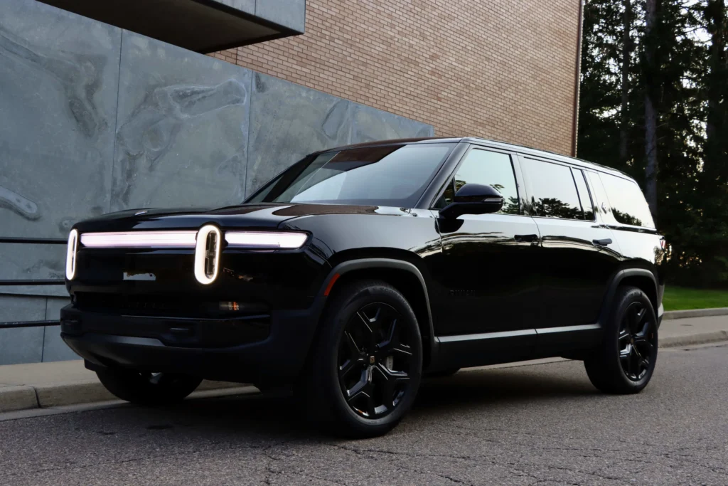 2025 Rivian R1S Tri-Motor Max