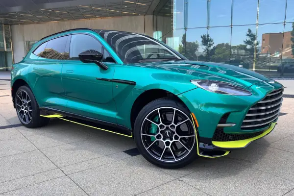 Aston Martin DBX 707