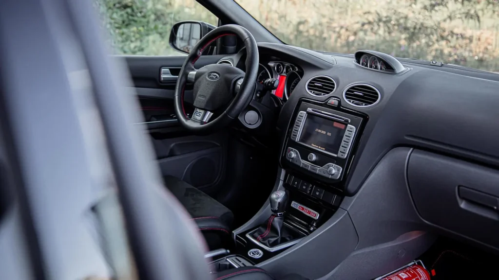 ford focus rs500 interior