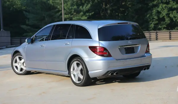 Mercedes R63 AMG