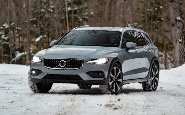 2025 Volvo V60 Cross Country