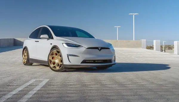 2026 Tesla Model X Plaid