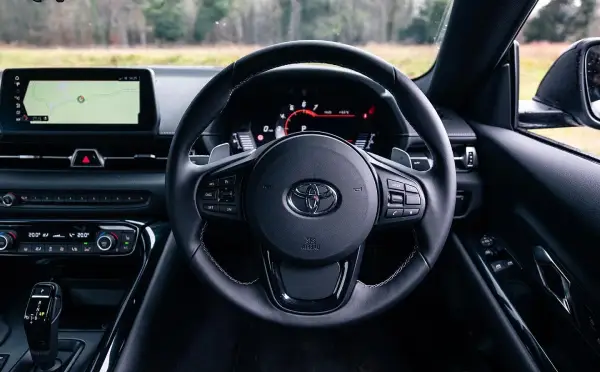 Toyota Supra 2.0 interior