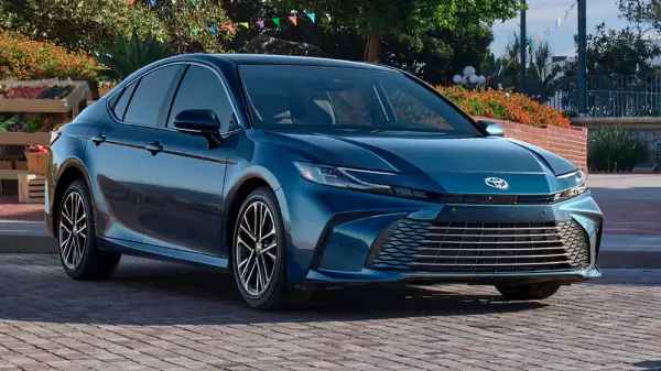 2026 Honda Accord Hybrid vs Toyota Camry