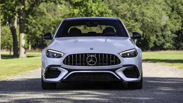 Mercedes-AMG C63 S E Performance