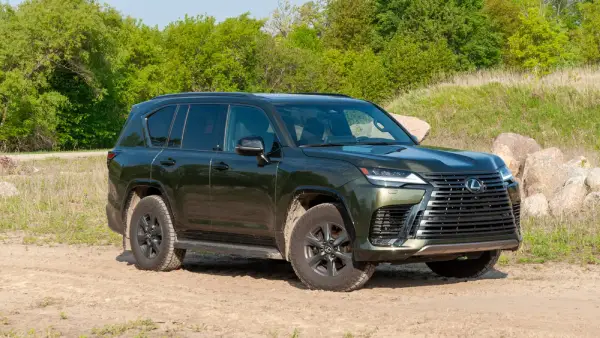 Lexus LX 700h
